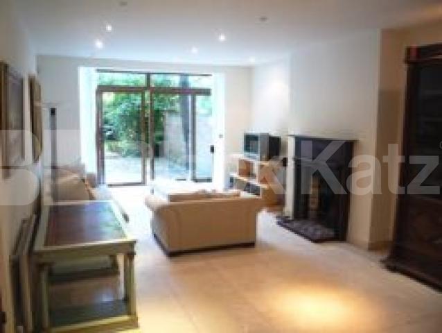 			3 Bedroom, 1 bath, 1 reception Maisonette			 Avenue Road, CROUCH END